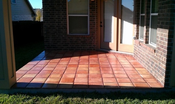 mediterranean-patio-decor-ideas-Saltillo-floor-tiles-patio-deck-ideas