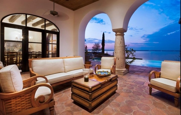 mediterranean-style-patio-decor-ideas-Saltillo-tile-floor-outdoor-furniture-set