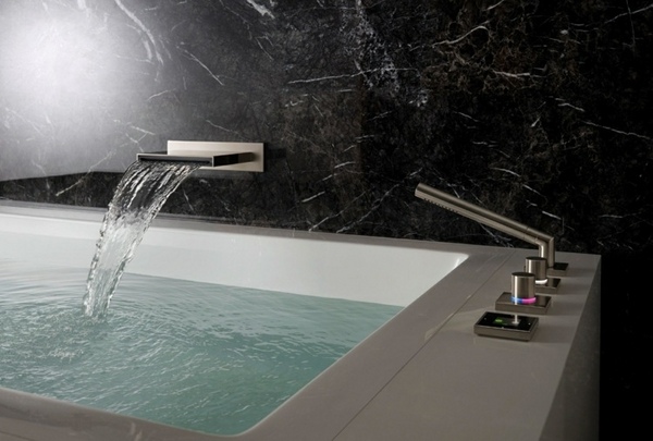 modern-wall-mounted-bathroom-faucets-waterfall bathtub fller
