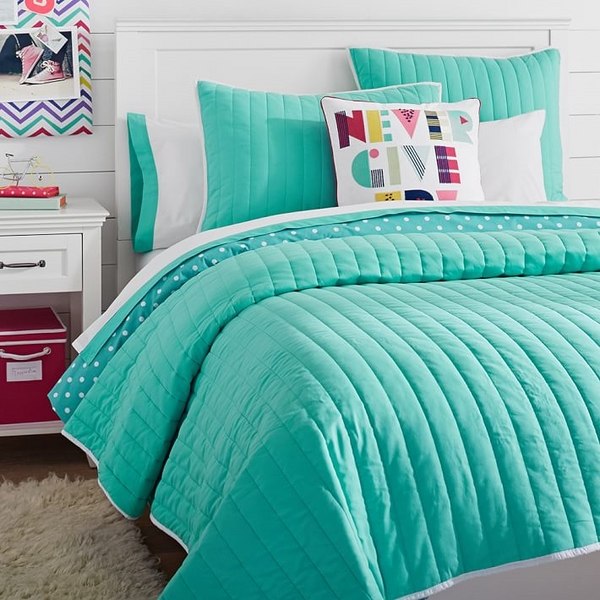 turquoise-quilt-modern-bedding-set-color-ideas