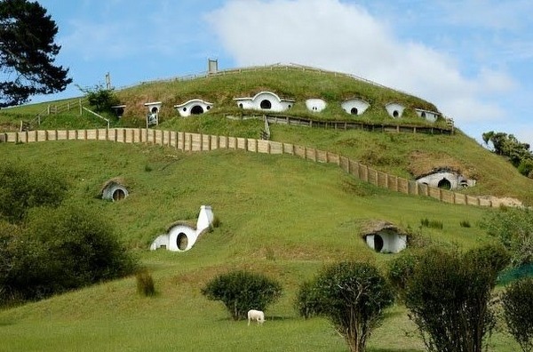 underground-homes-hobbit-house