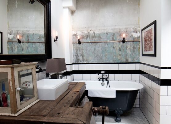 vintage-industrial-bathroom-decor-ideas-clawfoot-tub-wood-vanity-counter