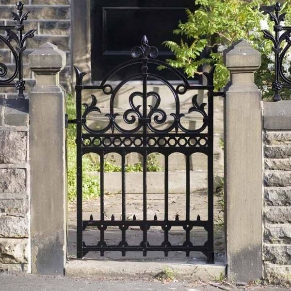 Metal-garden-gates-wrought-iron-ideas-garden-decor