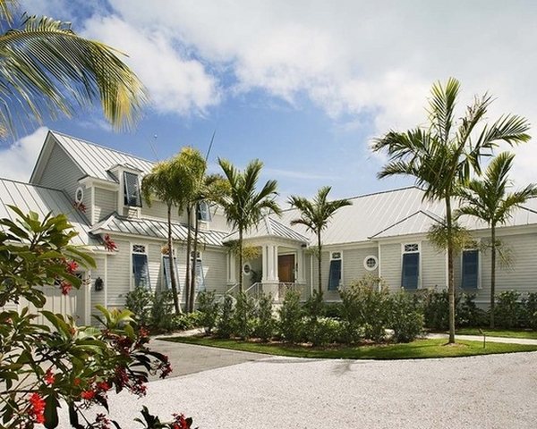 bahama tropical exterior palm trees lawn