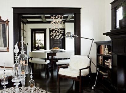 black-trim-interior-design-ideas-living-room-design-white-furniture