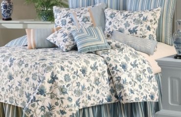 blue-bedding-set-gathered-dust-ruffles-french-country-bedding-sets-bedroom-decorating-ideas