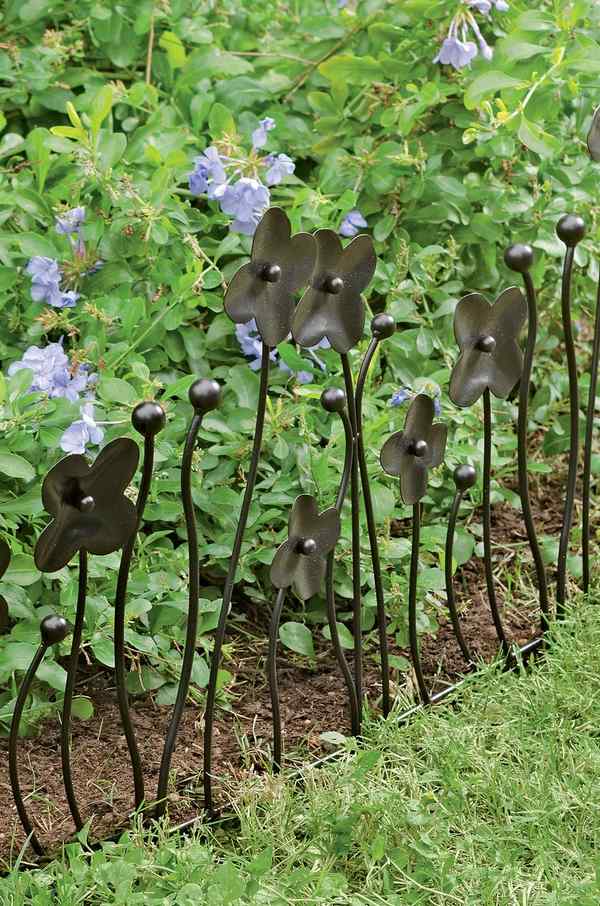 border fence wrought iron flower detail decor