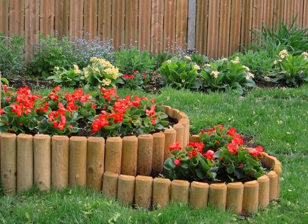 garden edging ideas logs decorating