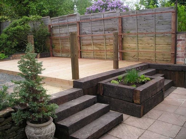Wooden Garden Sleepers Yes Or No To Railway In The Deavita - How To Build A Retaining Wall With Railway Sleepers
