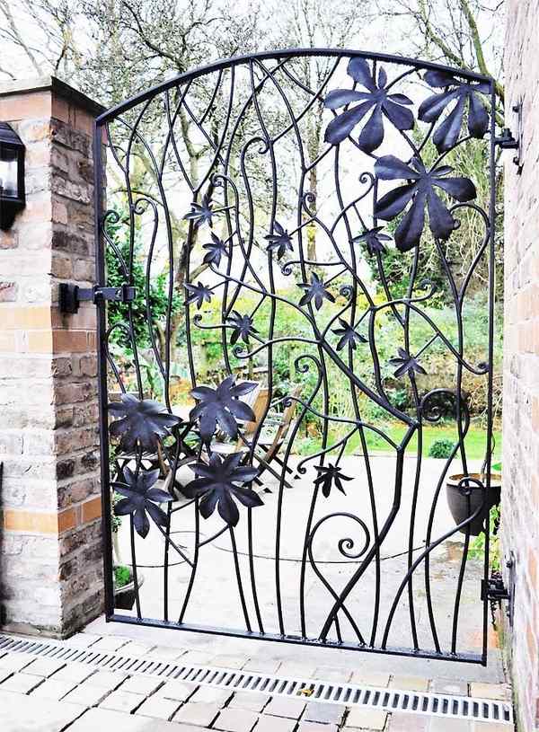 metal-garden-gates-design-ideas-wrought-iron-gate-leaves-pattern