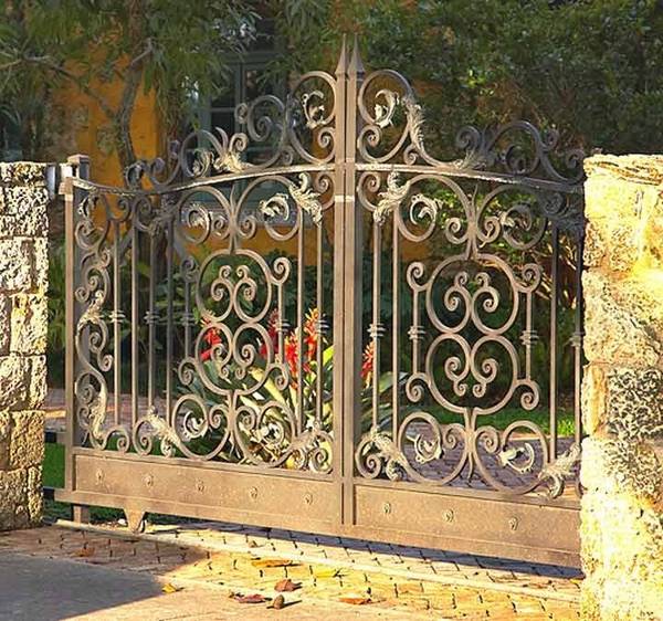 Metal garden gates - wrought iron garden gates or modern ...