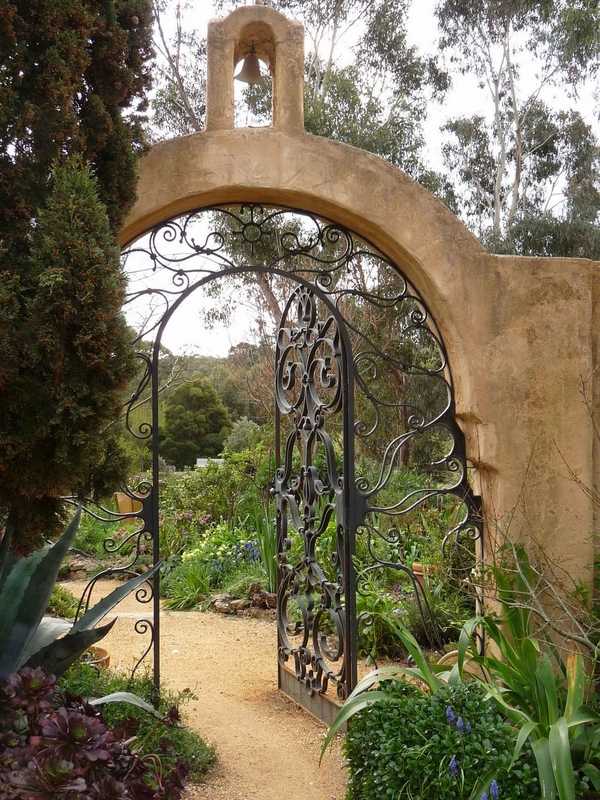 metal-garden-gates-unique-wrough-iron-gates-design-ideas-garden-decor