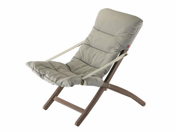 modern-deck-chairs-wooden-frame-cushion-garden-furniture 