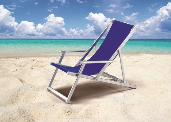 outdoor-furniture-idea-deck-chairs-sunbeds-sun-loungers