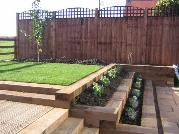 Wooden Garden Sleepers Yes Or No To Railway In The Deavita - How Do You Build A Retaining Wall With Railway Sleepers
