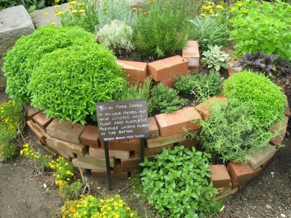 spiral-herb-garden-design-ideas-garden-decor