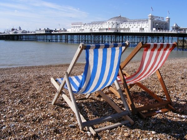 traditional-deck-chairs-wooden-frame-striped-fabric-folding-chairs 