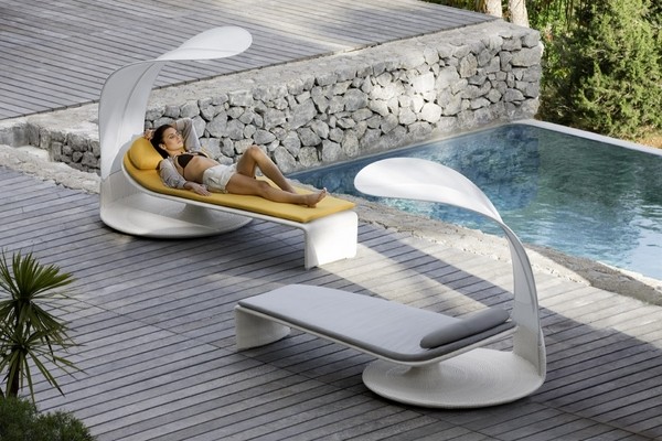 ultra-modern-sun-loungers-contemporary-pool-furniture-modern-patio 