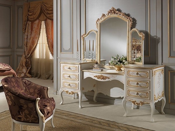 unique-antique-vanity-table-with-tri-fold-mirror-classic-bedroom-decor-ideas
