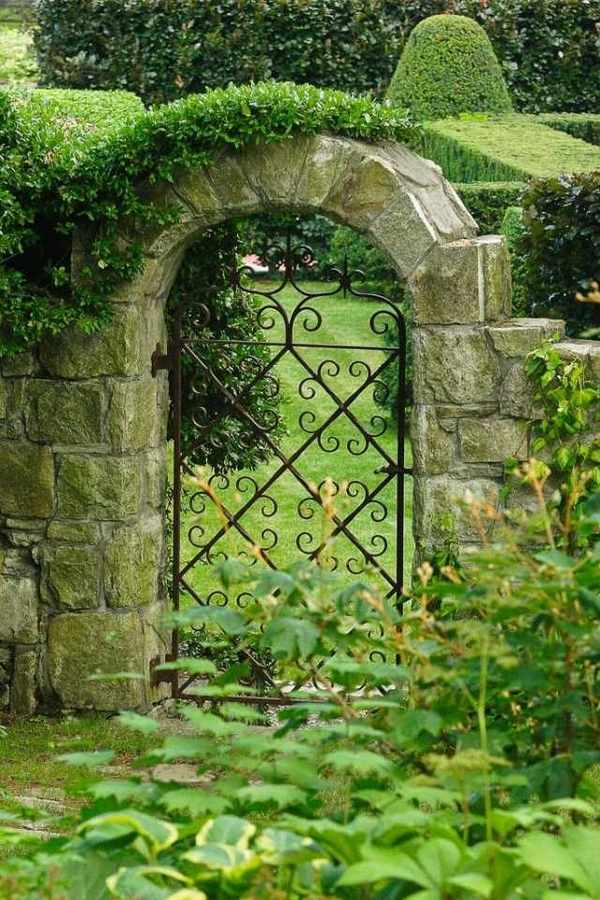 wrought-iron-garden-gate-deas-garden-design-and-decor