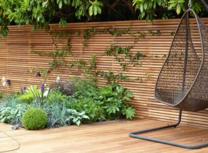 wooden-garden-fence-outdoor-privacy-screen-ideas-patio-deck-ideas