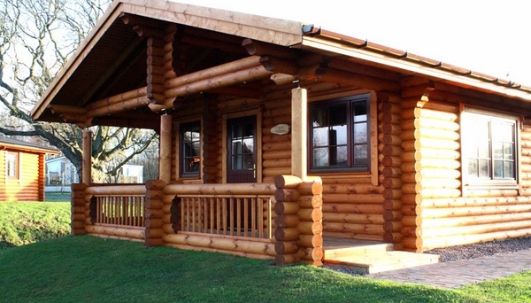 cabin options vinyl vs wood house insulation