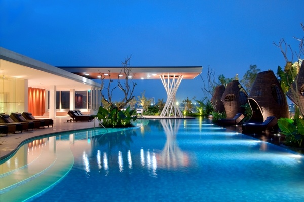 beautiful backyard swimming pools