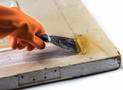 paint-strippers-stripping-door-DIY-door-paint-stripping-upcycling-furniture-ideas
