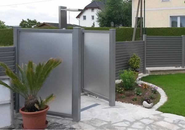 aluminum fencing garden design