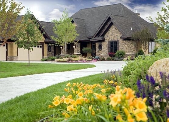 driveway-ideas-driveway-paving-curb-appeal-lawn-blooming-flowers