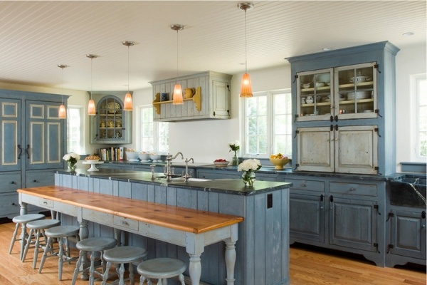 kitchen-cabinets-painted-with-chalk-paint-DIY-kitchen-makeover 