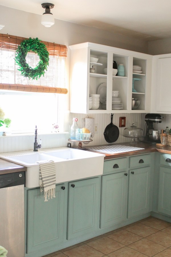 Chalk paint kitchen cabinets - creative kitchen makeover ideas