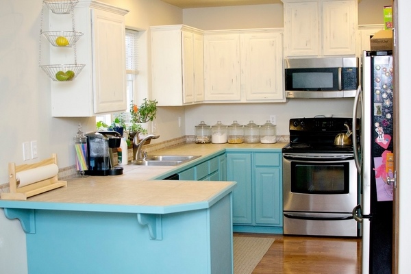 painting-kitchen-cabinets-with-chalk-paint-white-blue-kitchen-cabinets 