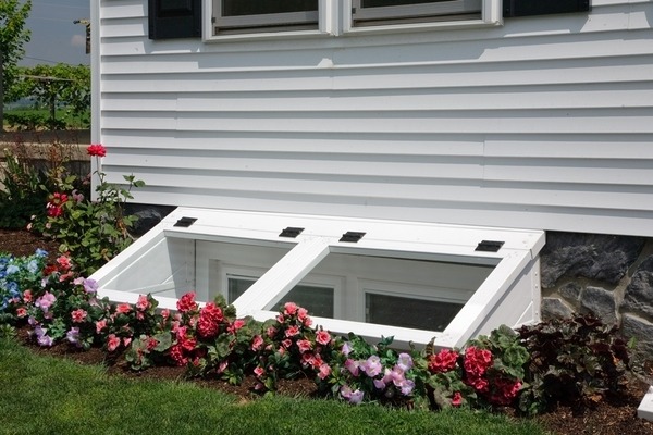 Window Wells Ideas What Do You Need, How Do You Secure A Basement Window Well Coverage