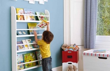 Forward-facing-bookshelf-ideas-kids-bedroom-furniture-white-bookcase