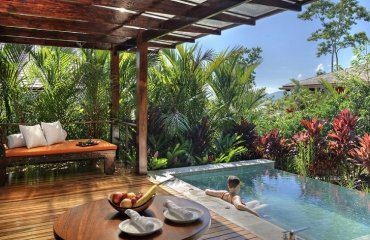 small-plunge-pool-design-ideas-tropical-patio-design-pool-deck-ideas-sunshade