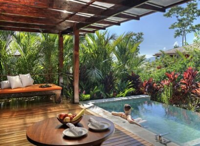 small-plunge-pool-design-ideas-tropical-patio-design-pool-deck-ideas-sunshade