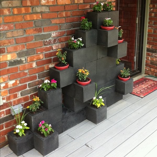 cinder-block-garden-ideas-DIY-cinder-block-tiered-planter-boxes