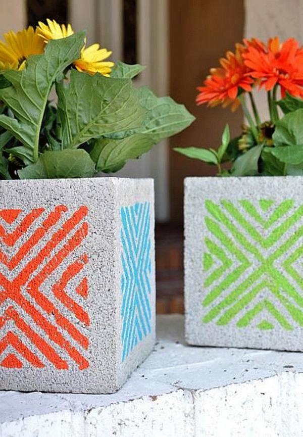 cinder-block-garden-ideas-DIY-cinder-block-planters-garden-decor