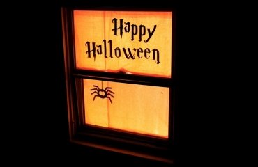 Halloween-silhouette-windows-DIY-halloween-decorations-last-minute-halloween-decoration