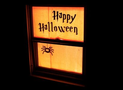 Halloween-silhouette-windows-DIY-halloween-decorations-last-minute-halloween-decoration