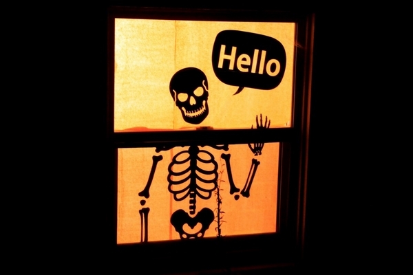 Halloween-silhouette-windows-DIY-skeleton-silhouette