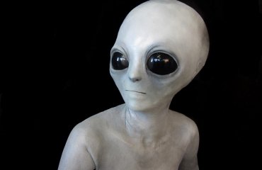 Realistic-Halloween-masks-ideas-Alien-halloween-costume-ideas