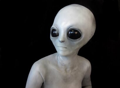 Realistic-Halloween-masks-ideas-Alien-halloween-costume-ideas