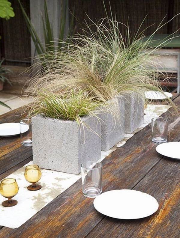 cinder-block-garden-ideas-DIY-table-decorating-ideas-centerpiece-ideas