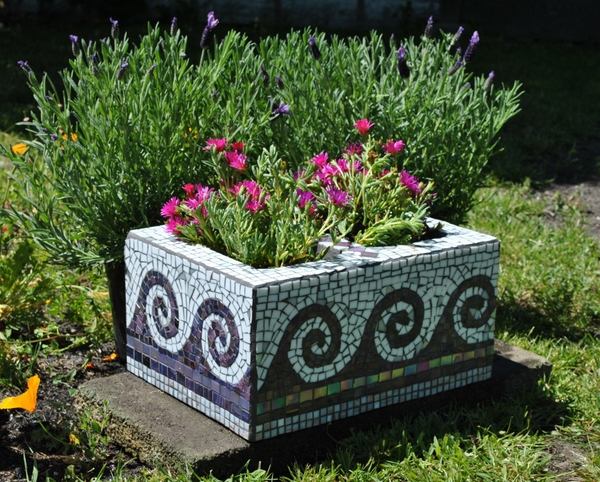 cinder-block-garden-ideas-mosaic-cinder-block-planter-box-garden-decor