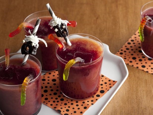 halloween-party-drinking-games-for-adults-spooky-punch