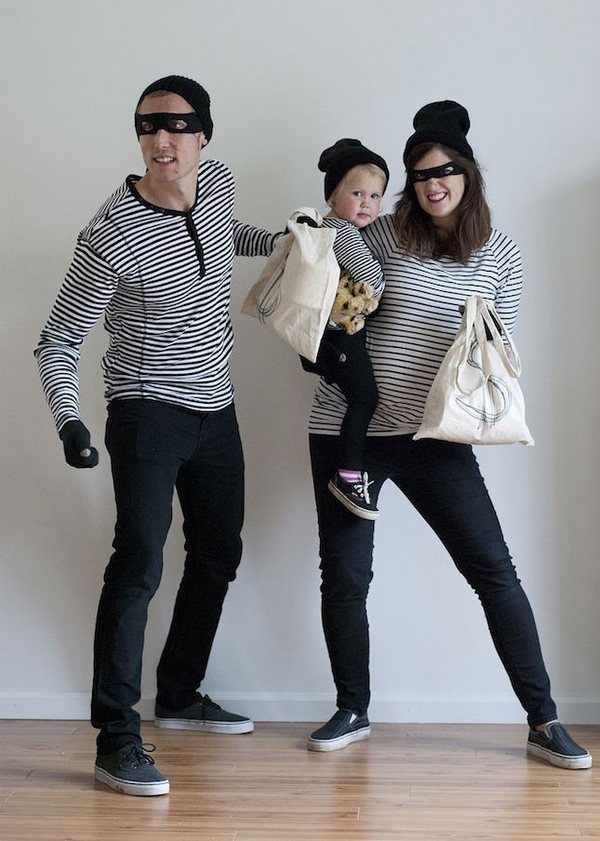 Trio Halloween costumes – super cool ideas for families with kids