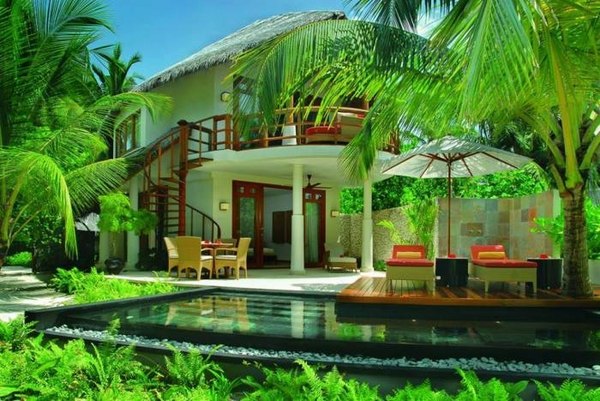 tropical-pools-design ideas garden pool decor palm trees
