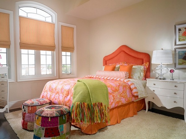 Boho-room-decor-ideas-colorful-ottomans-Bohemian-chic-bedroom